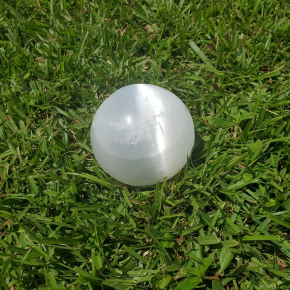 Selenite Crystal Sphere - Picture 7 of 7